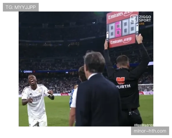 维尼修斯伤愈归来:坚持与决心铸就状态回暖,期待重返赛场驰骋 维尼修斯伤愈归来:坚持与决心铸就状态回暖,期待重返赛场驰骋