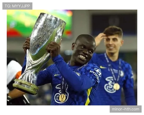 罗德里与布斯克茨：后腰战术角色与控场逻辑对比